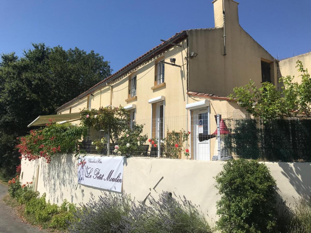 Le Petit Moulin Hotel Пузож Екстериор снимка