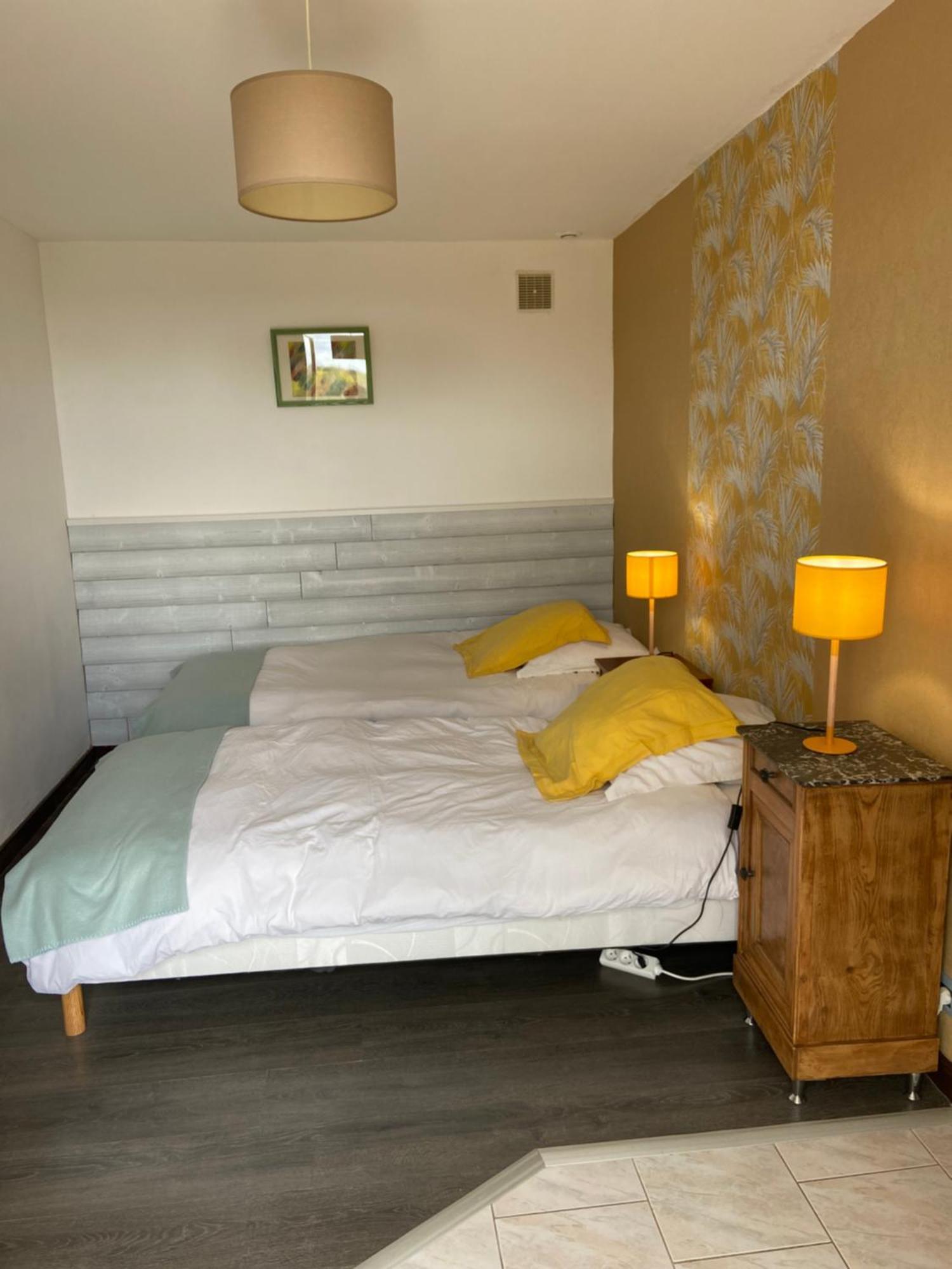Le Petit Moulin Hotel Пузож Екстериор снимка