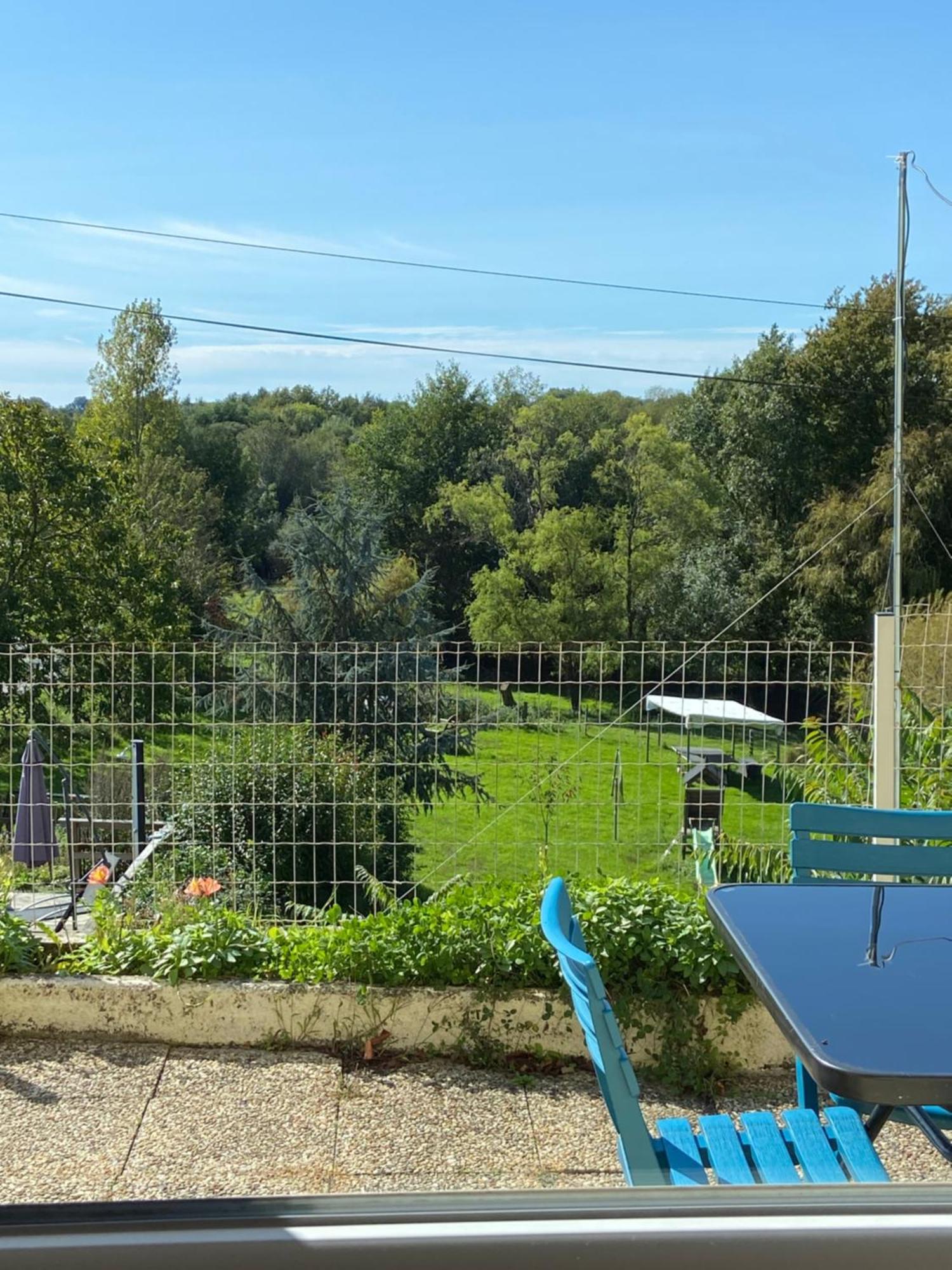 Le Petit Moulin Hotel Пузож Екстериор снимка