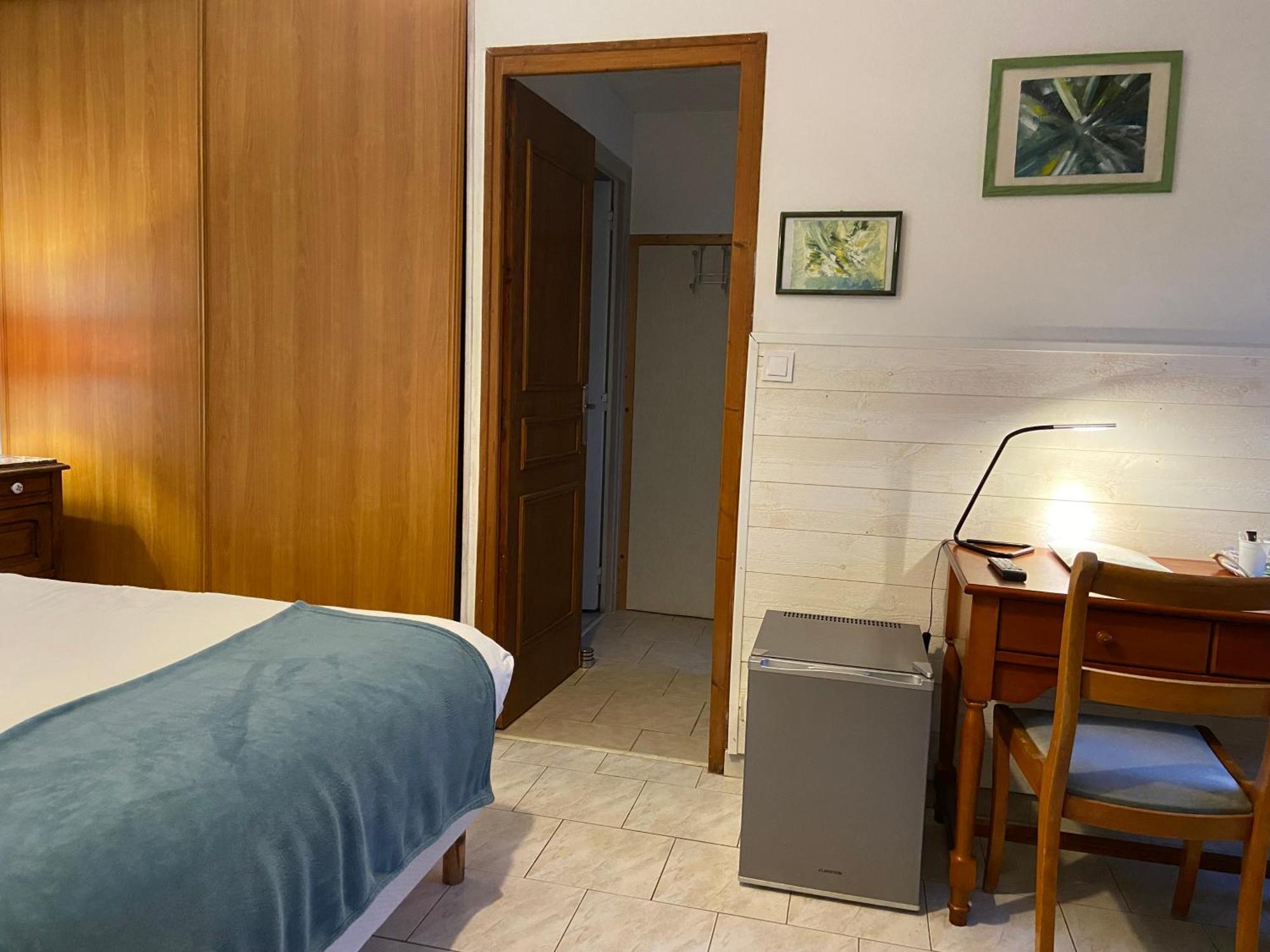 Le Petit Moulin Hotel Пузож Екстериор снимка