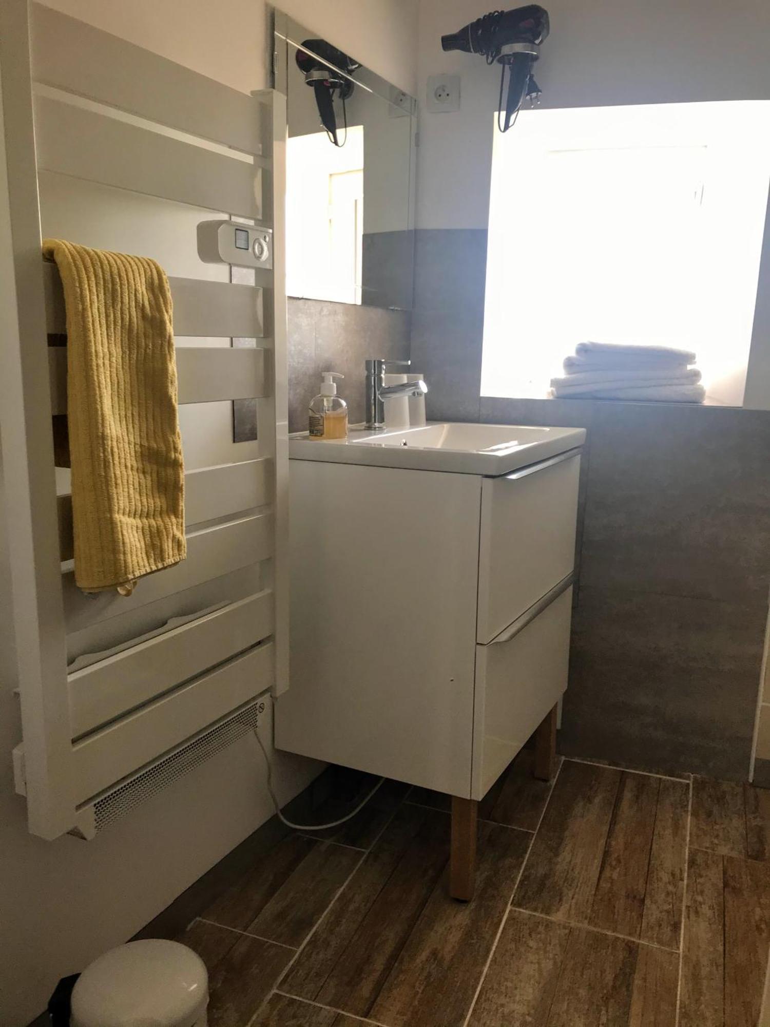 Le Petit Moulin Hotel Пузож Екстериор снимка