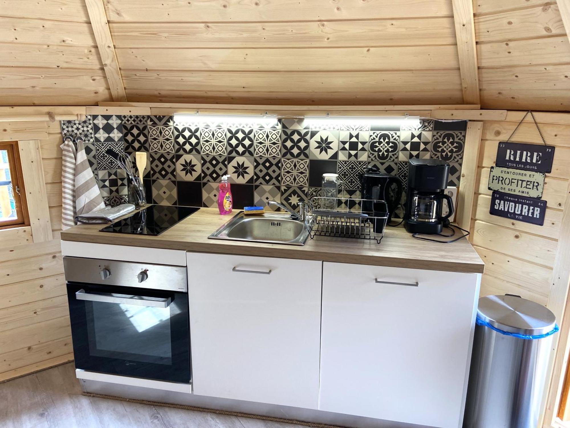 Le Petit Moulin Hotel Пузож Екстериор снимка