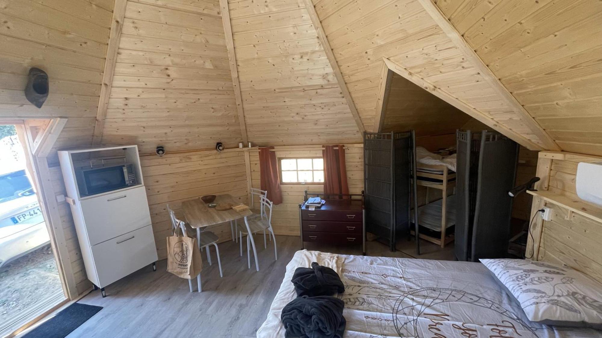 Le Petit Moulin Hotel Пузож Екстериор снимка