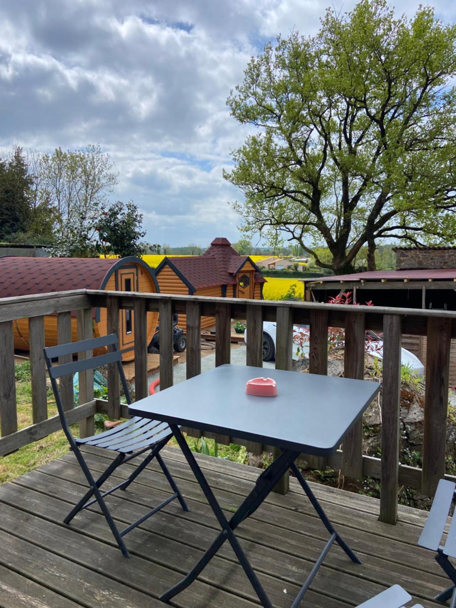 Le Petit Moulin Hotel Пузож Екстериор снимка