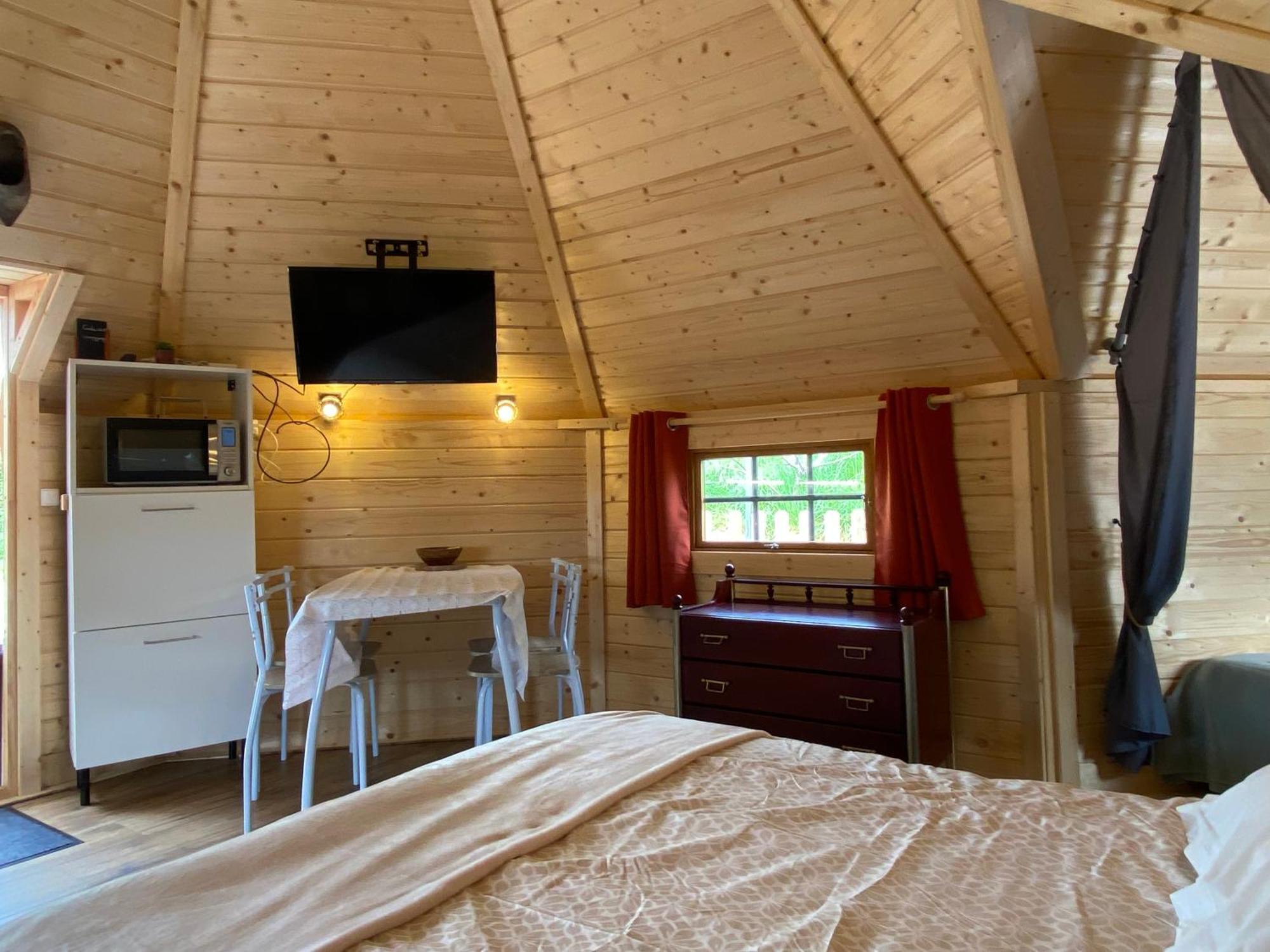 Le Petit Moulin Hotel Пузож Екстериор снимка