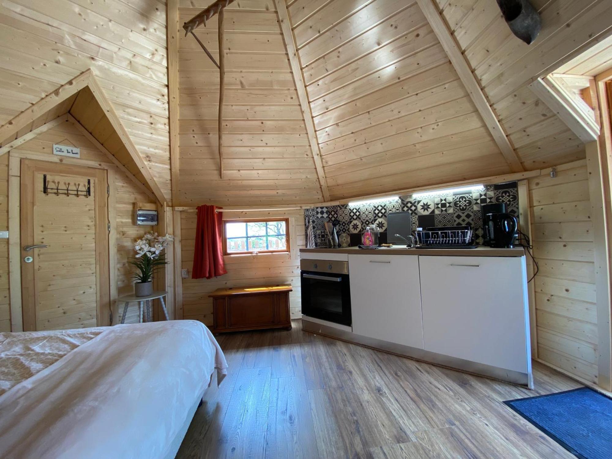 Le Petit Moulin Hotel Пузож Екстериор снимка