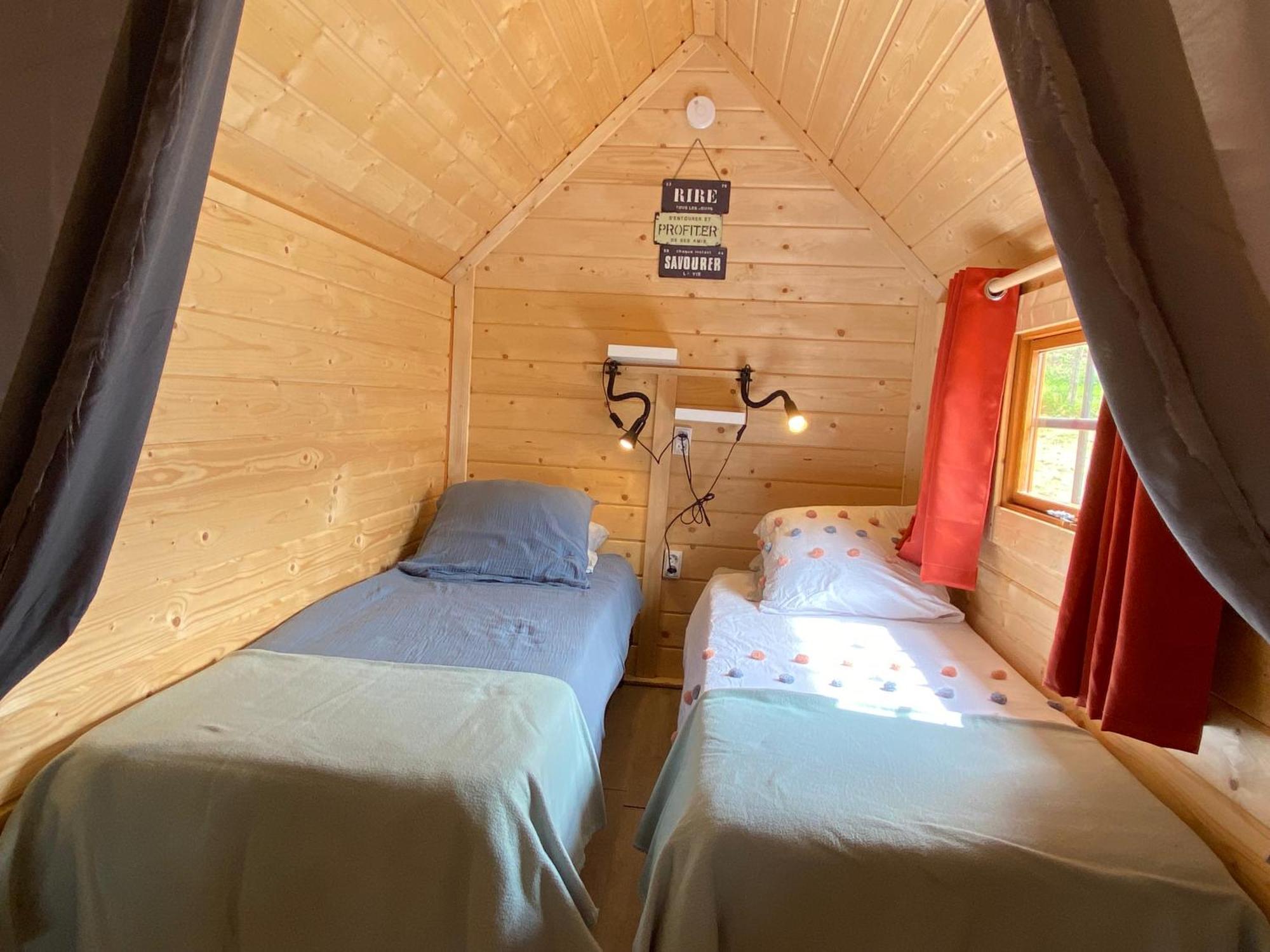 Le Petit Moulin Hotel Пузож Екстериор снимка