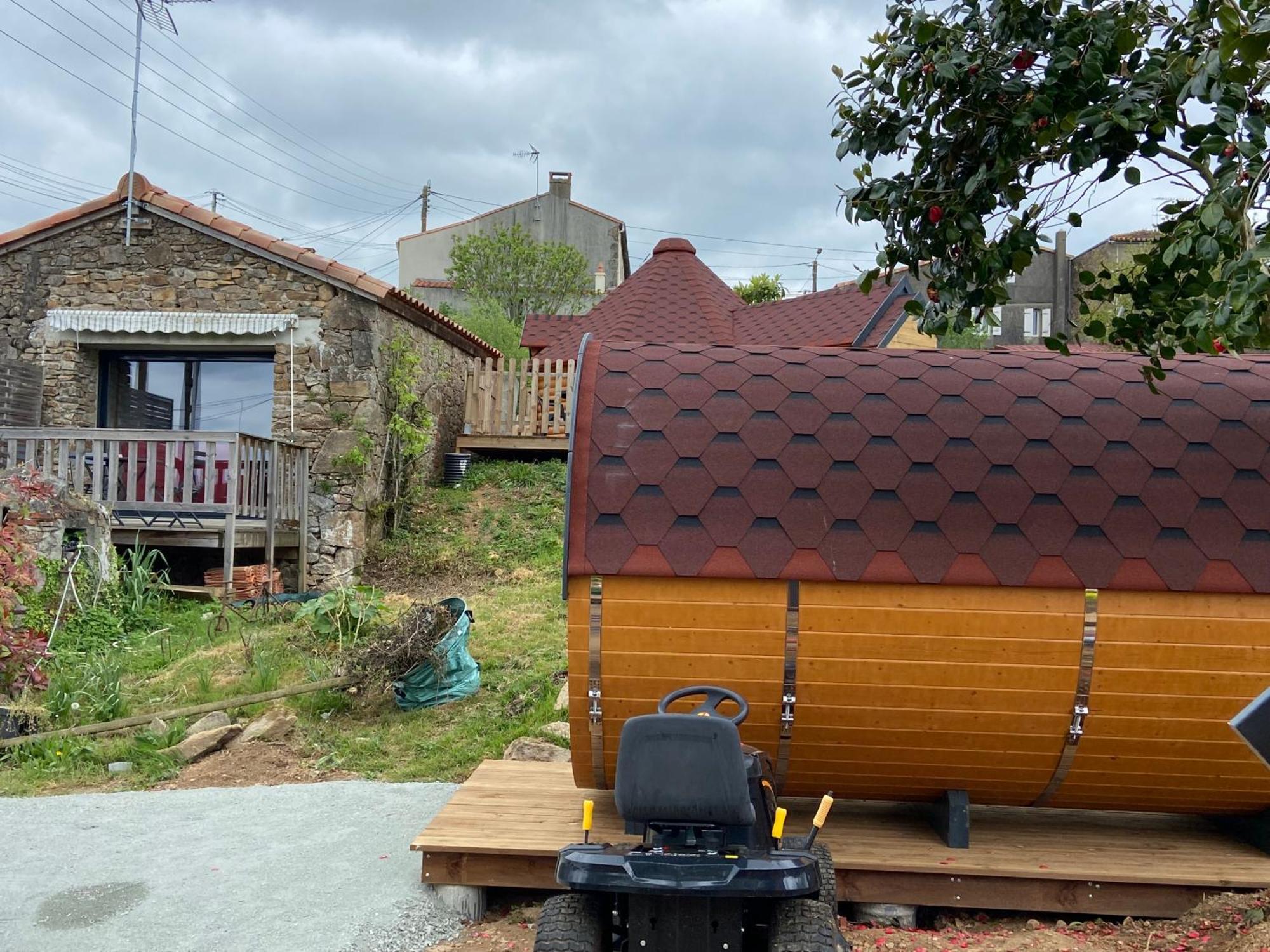 Le Petit Moulin Hotel Пузож Екстериор снимка