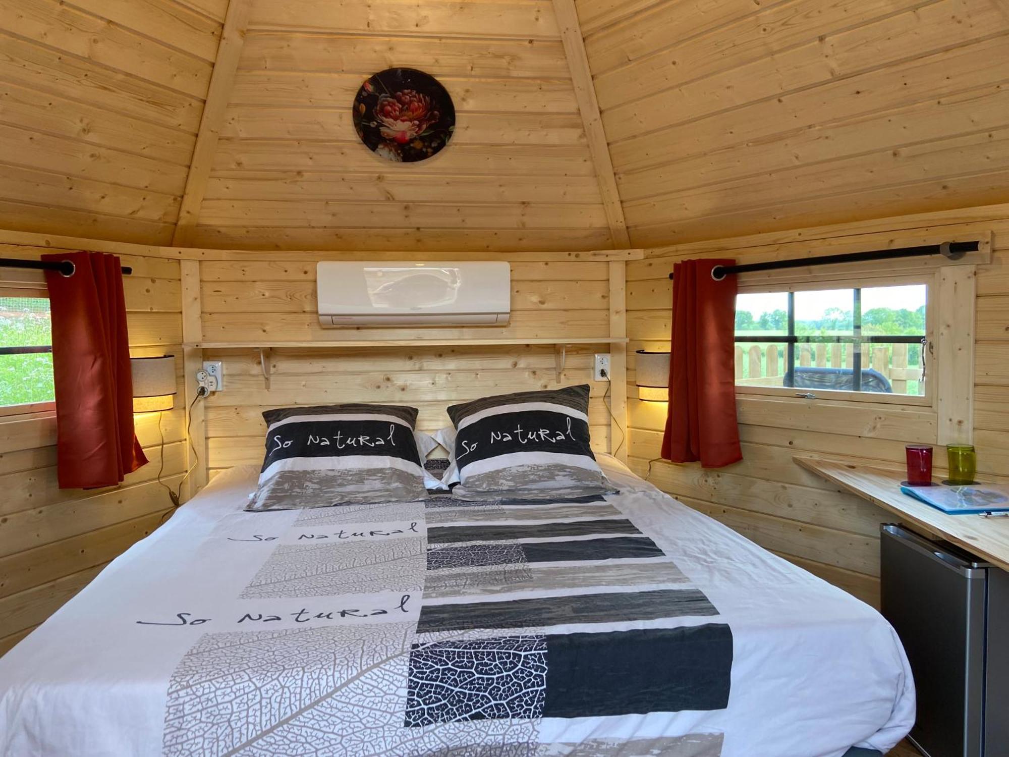 Le Petit Moulin Hotel Пузож Екстериор снимка