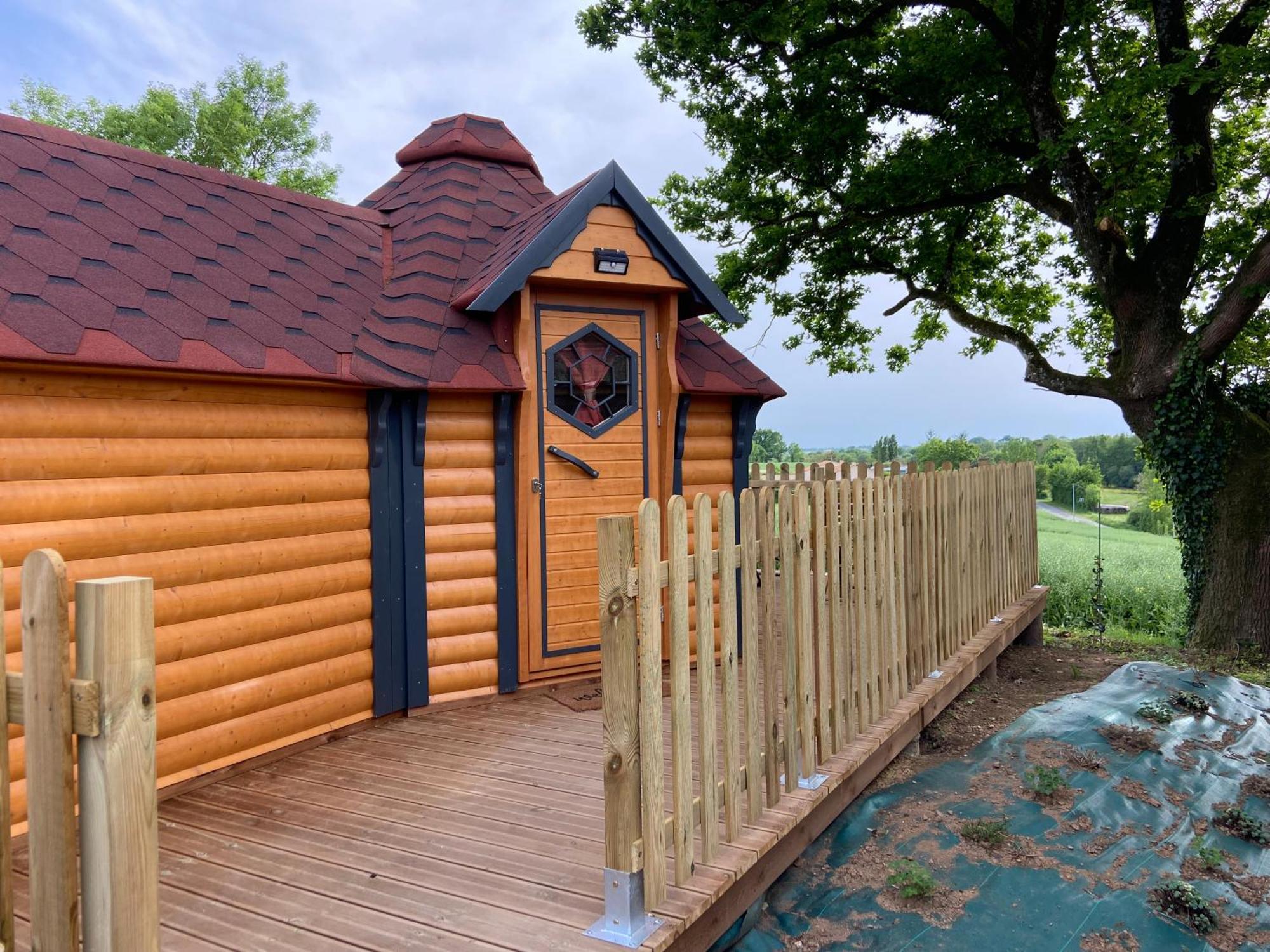 Le Petit Moulin Hotel Пузож Екстериор снимка
