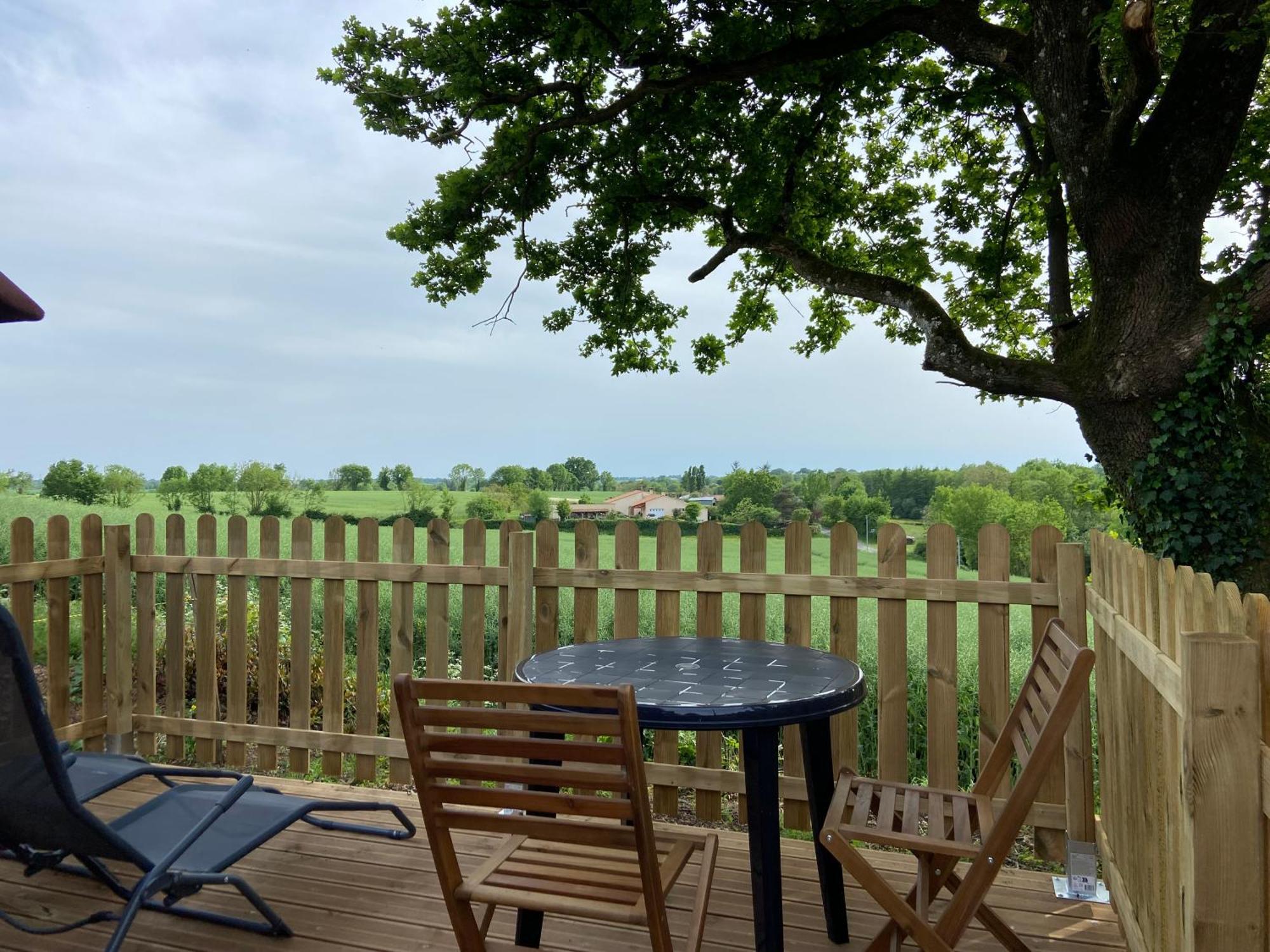 Le Petit Moulin Hotel Пузож Екстериор снимка