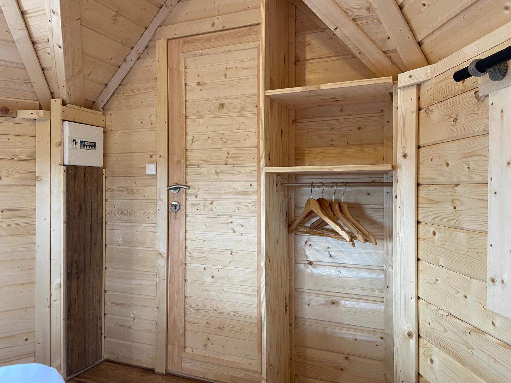 Le Petit Moulin Hotel Пузож Екстериор снимка