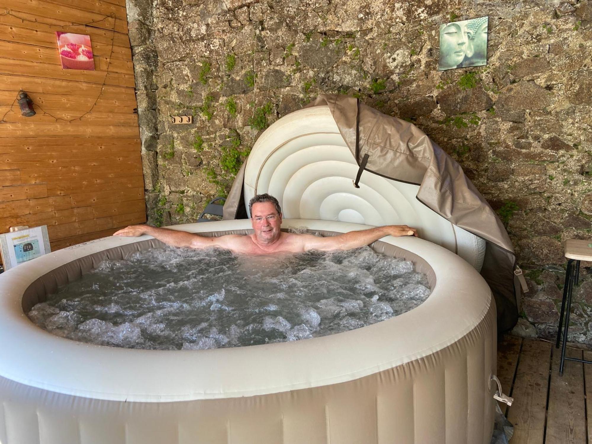 Le Petit Moulin Hotel Пузож Екстериор снимка
